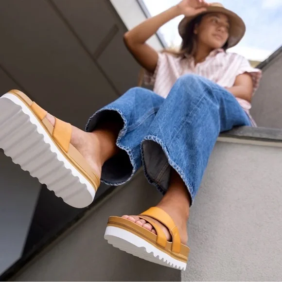 Reef Cushion Vista Hi Women's Sandals Natural NWT - Picture 5 of 14